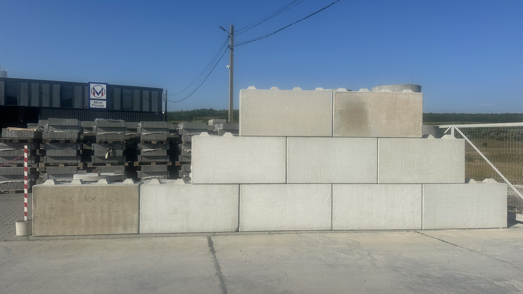 BLOCURI DIN BETON